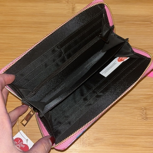 Brand New "I Love Lucy" Best Friends Graphic Colorful Wristlet Zip Around Wallet - Picture 12 of 15